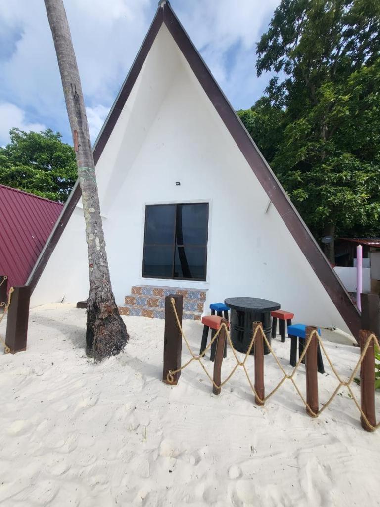Dewati Roomstay B&B Lang Tengah Exterior foto