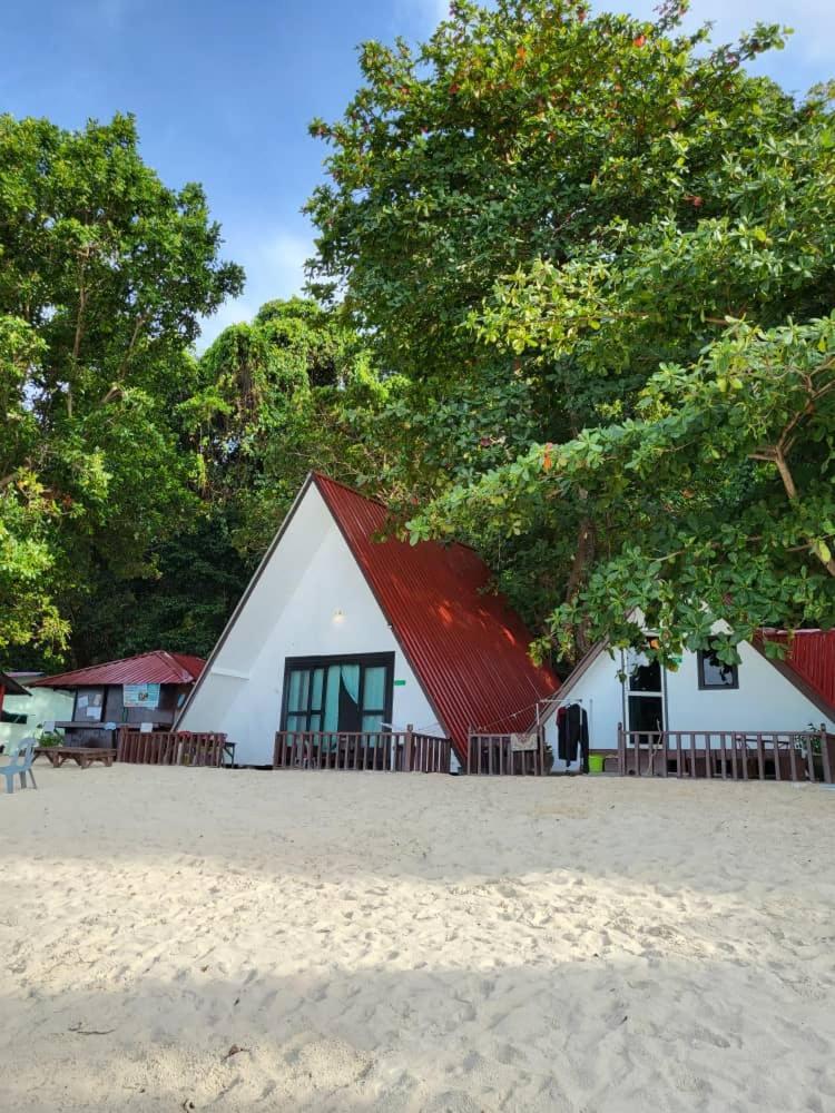 Dewati Roomstay B&B Lang Tengah Exterior foto